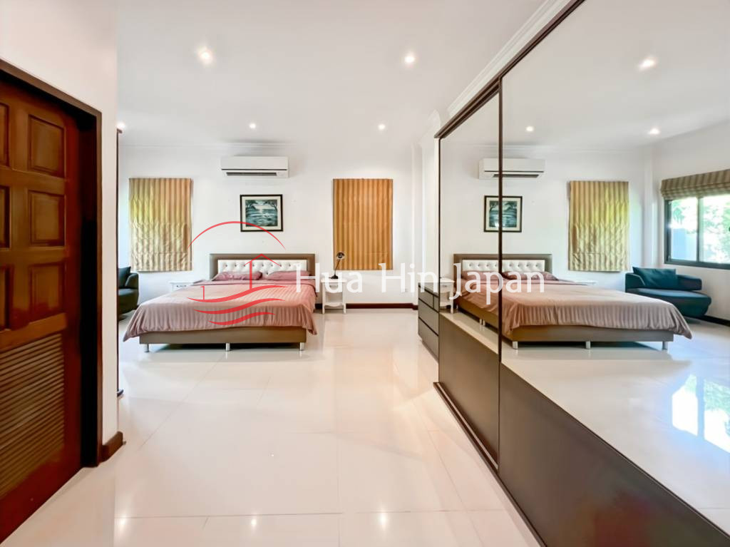 5 Bed 4 Bath Garden Estate bedroom