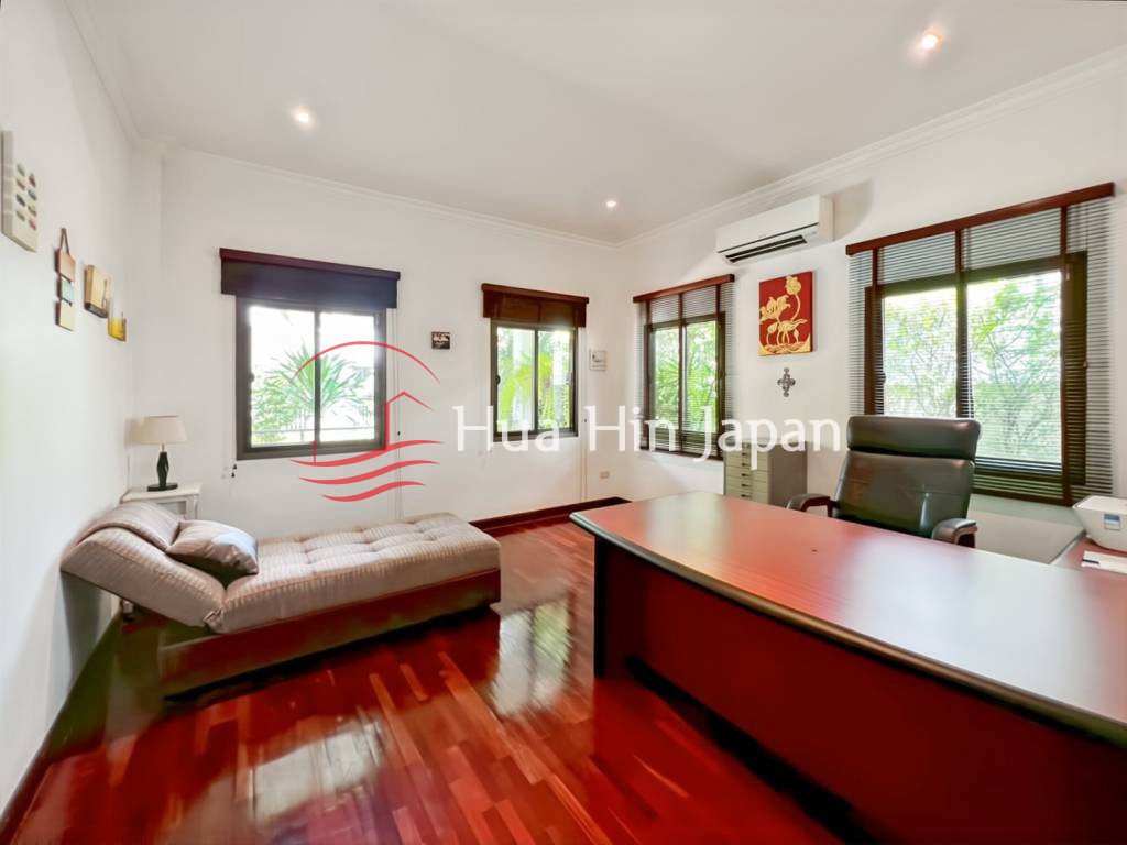 5 Bed 4 Bath Garden Estate home working area