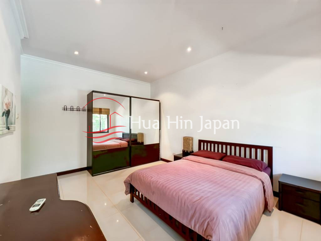 5 Bed 4 Bath Garden Estate bedroom