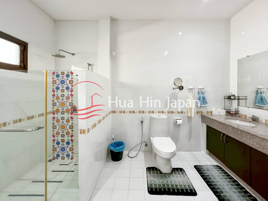 5 Bed 4 Bath Garden Estate bathroom