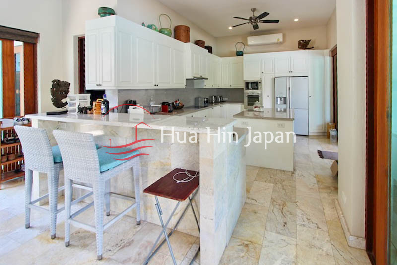 Magnificent Bali-Style Luxury Mansion with Private 14m Pool in Khao Kalok - Hua Hin - photo 13