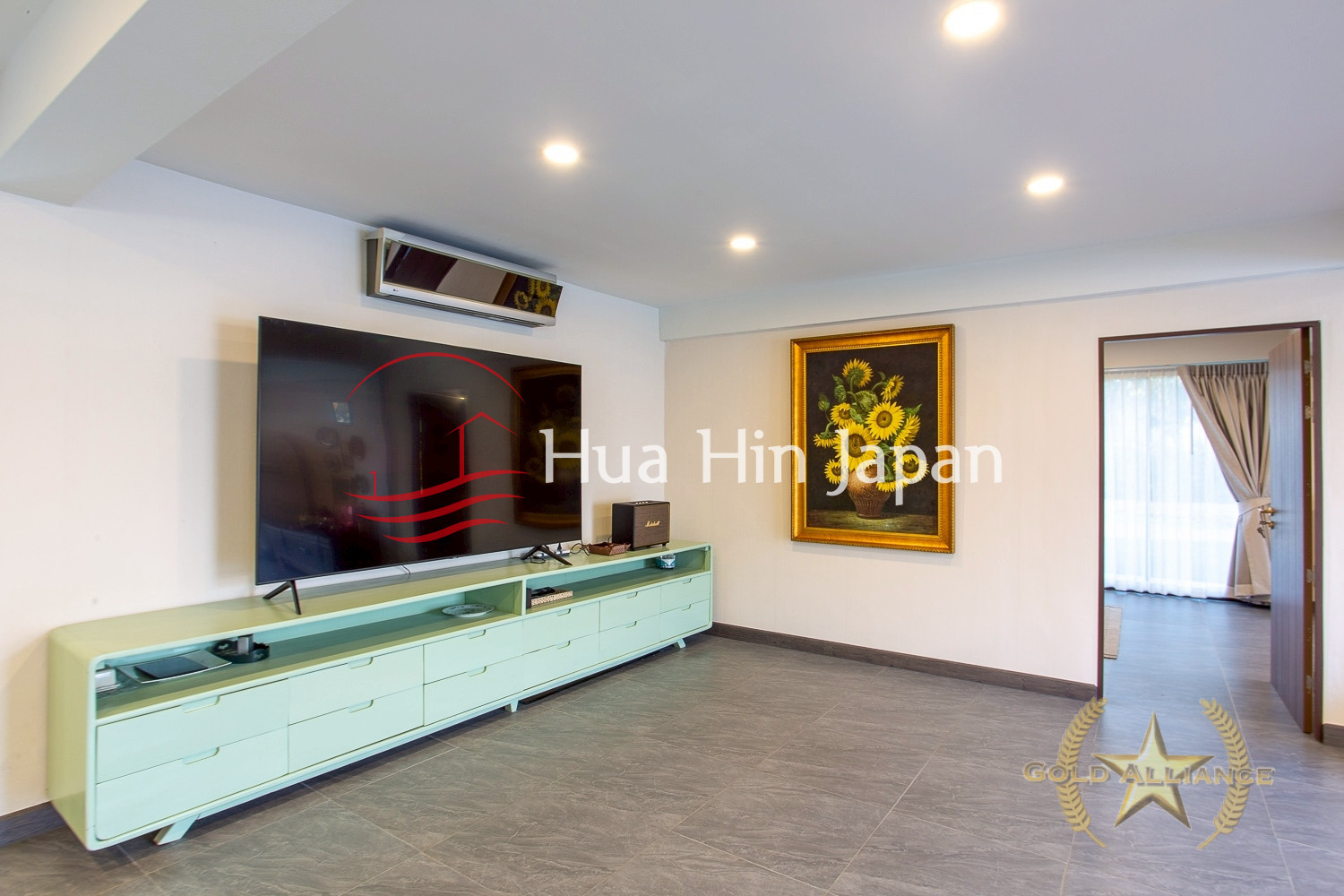Stand Alone Two Story Luxury Private Villa on Expansive 4 Rais Land In Nong Khon, Hua Hin - Hua Hin - photo 10
