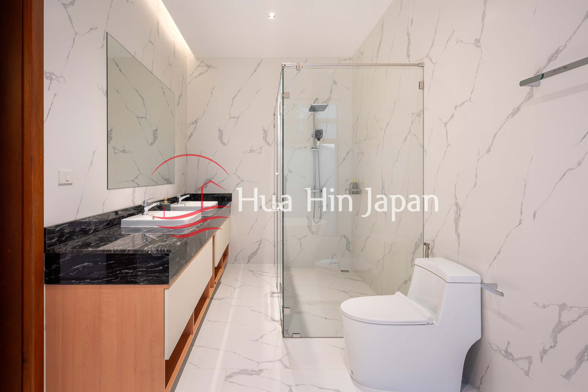 3-4 Bedroom Balinese Pool Villa bathroom