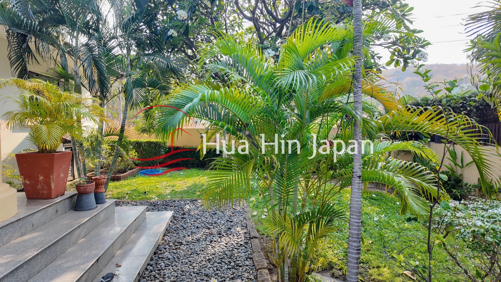Exquisite Balinese Estate: 5-Bedroom Luxury Sanctuary in Hua Hin Soi 116 - Khao Takiab - photo 9