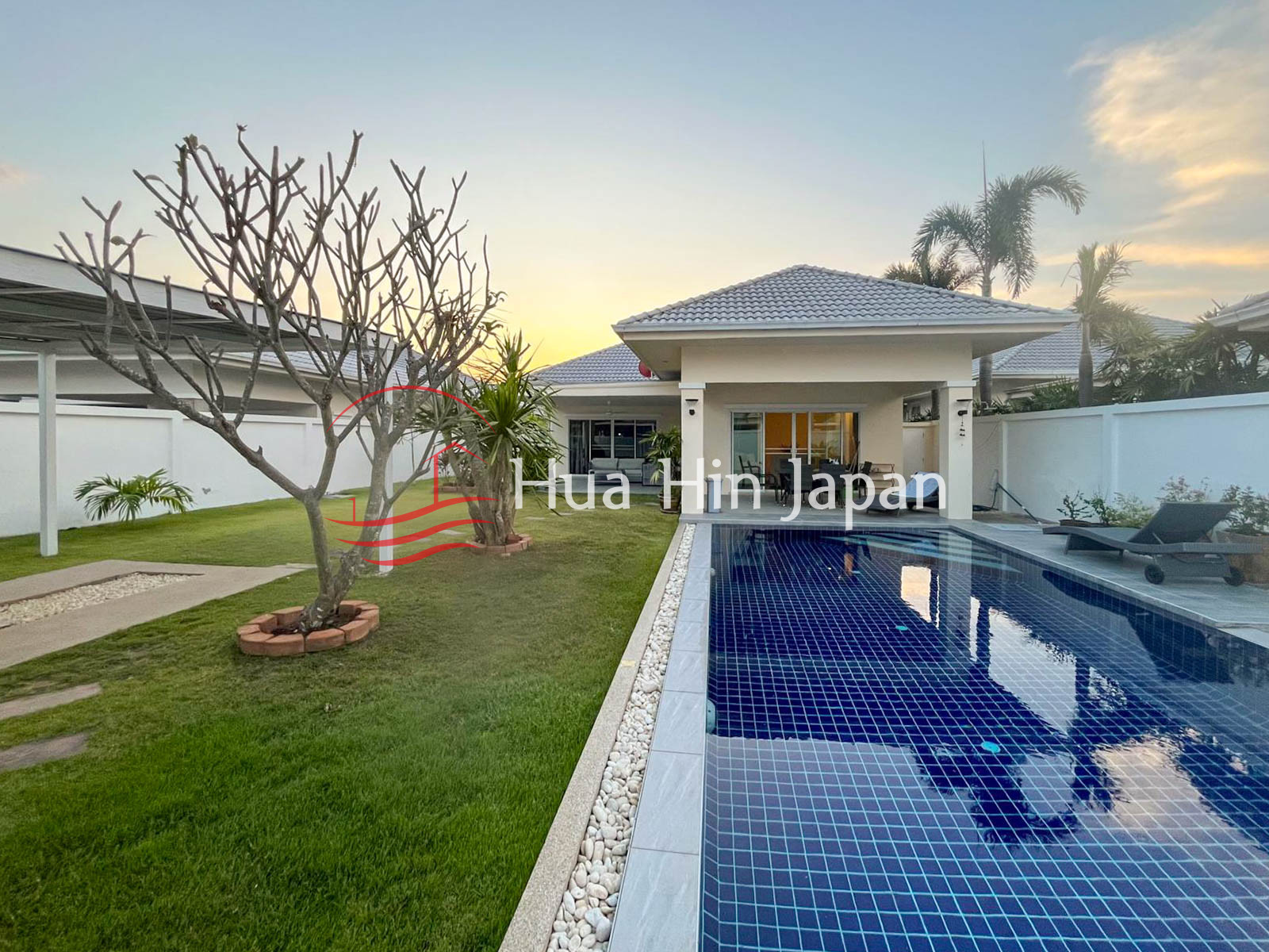 Beautiful 3 Bedroom Remodel Pool Villa inside Popular Lees Project off Soi 88