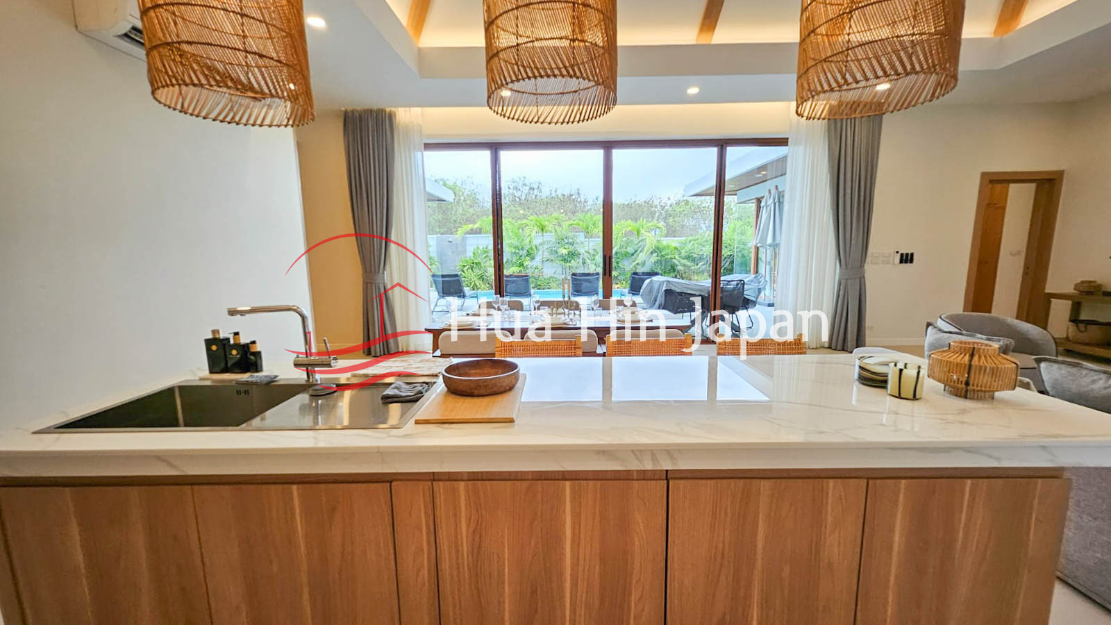 Luxury Resale 3 Bedrooms Villa at Popular La Felice 1, near Pineapple Valley Golf, Hua Hin - Hua Hin - photo 6