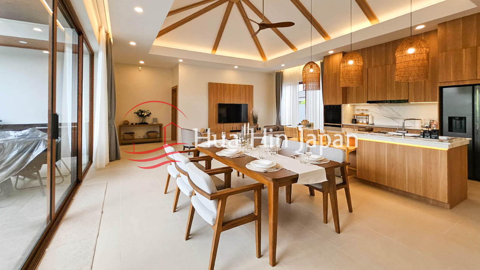 Luxury Resale 3 Bedrooms Villa at Popular La Felice 1, near Pineapple Valley Golf, Hua Hin - Hua Hin - photo 2