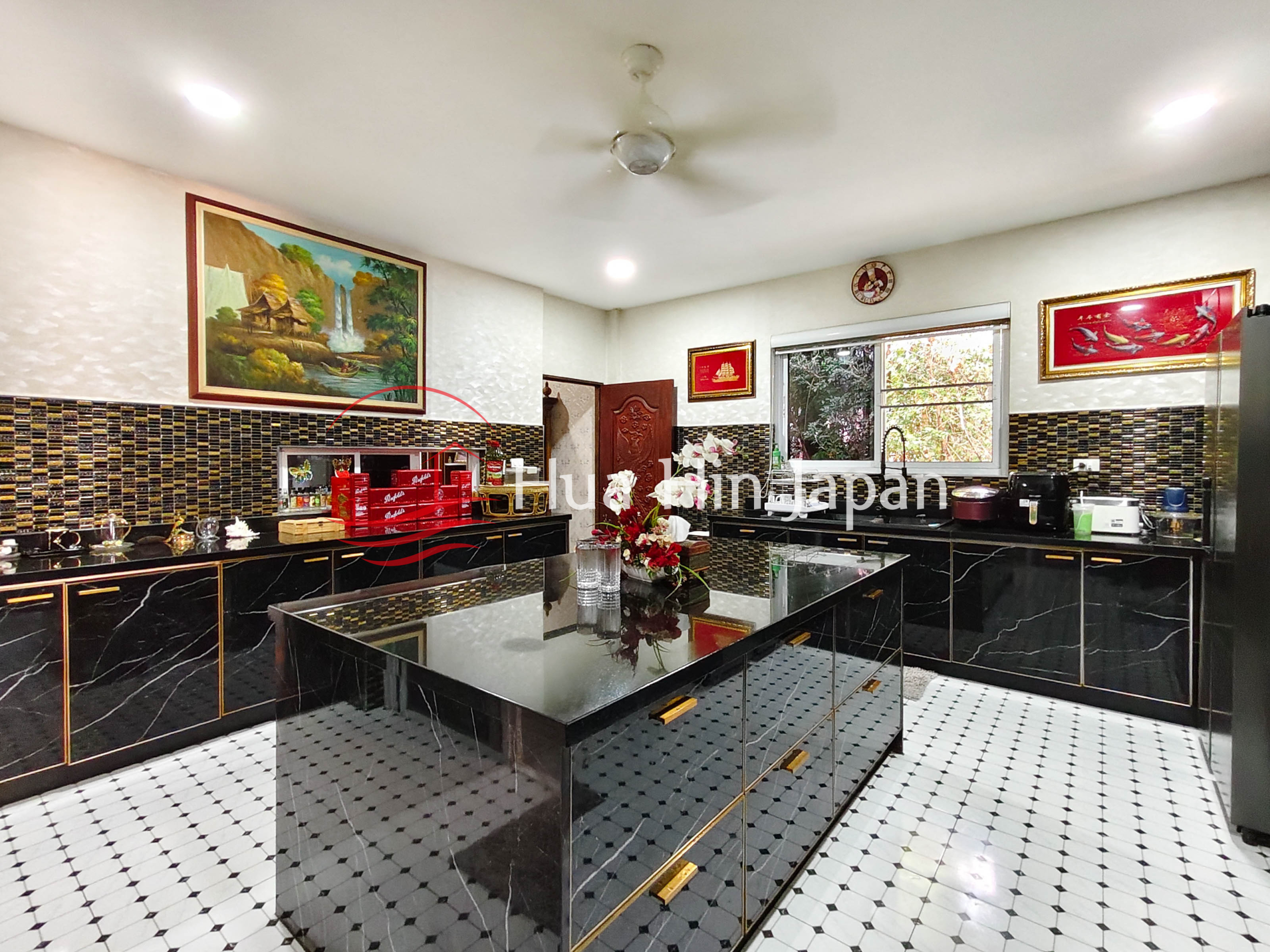 6-Bed 2,000 Sqm Luxury Golf Villa with 40kW Solar System in Hua Hin North - Cha-Am - photo 11