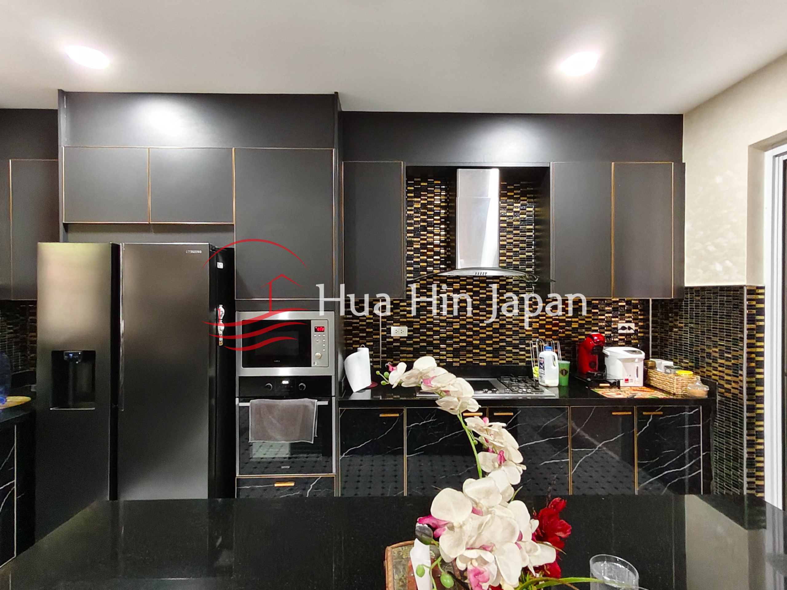 6-Bed 2,000 Sqm Luxury Golf Villa with 40kW Solar System in Hua Hin North - Cha-Am - photo 10
