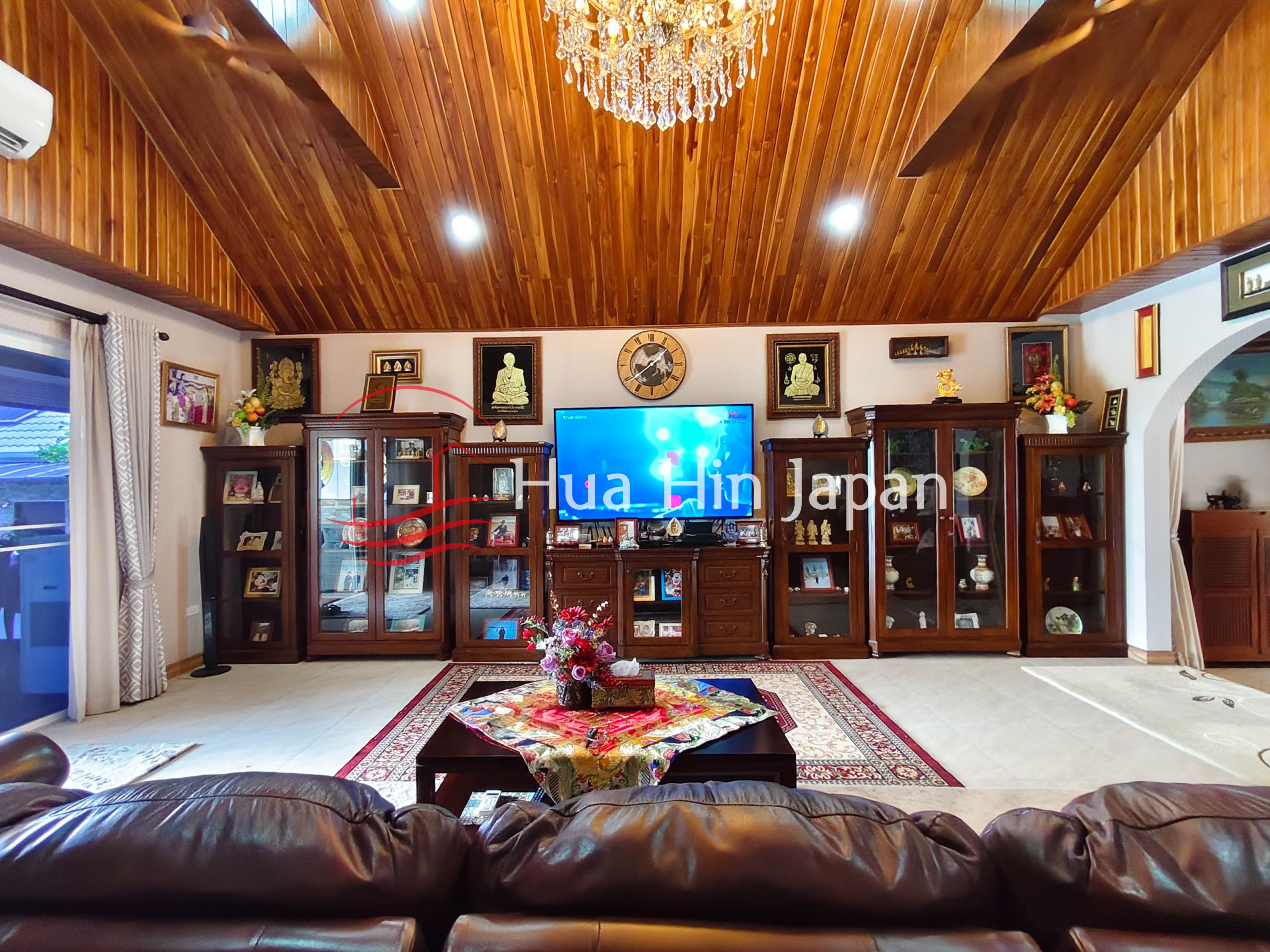6-Bed 2,000 Sqm Luxury Golf Villa with 40kW Solar System in Hua Hin North - Cha-Am - photo 4