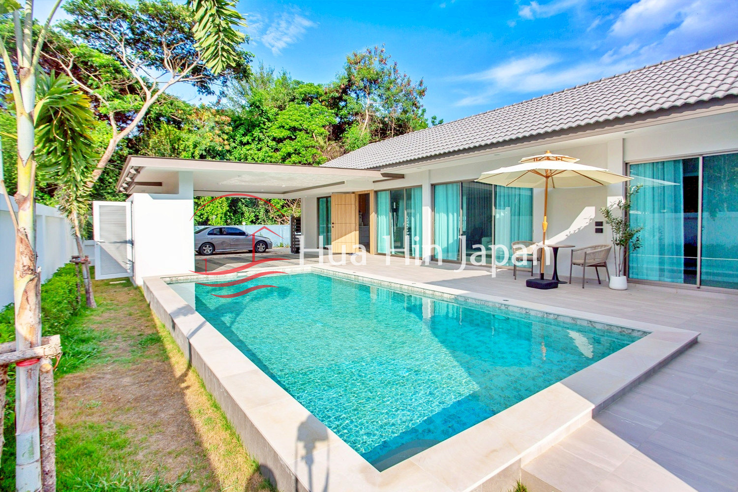 3-Bed 4-Bath Private House for Rent in Soi 70 Near Black Mountain