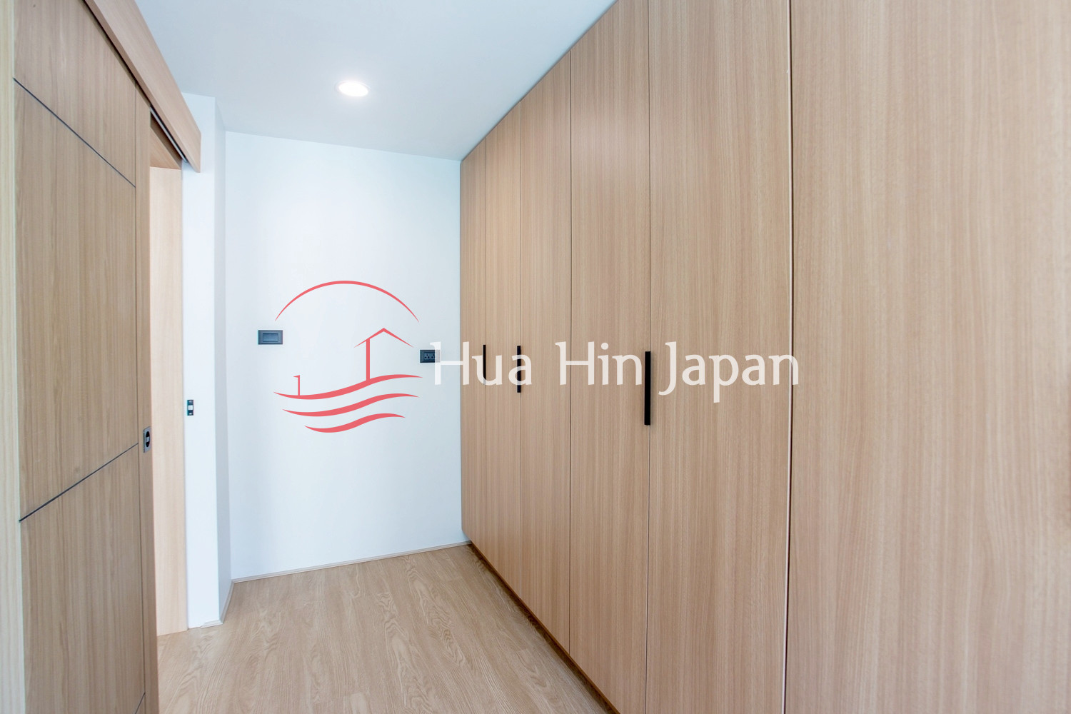 3-Bed 4-Bath Private House for Rent in Soi 70 Near Black Mountain - Hin Lek Fai - photo 5