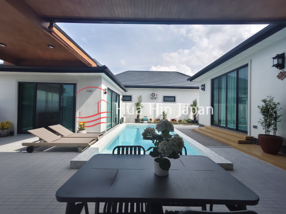 3-Bed Detached House with Private Pool