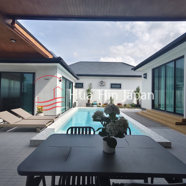 3-Bed Detached House with Private Pool