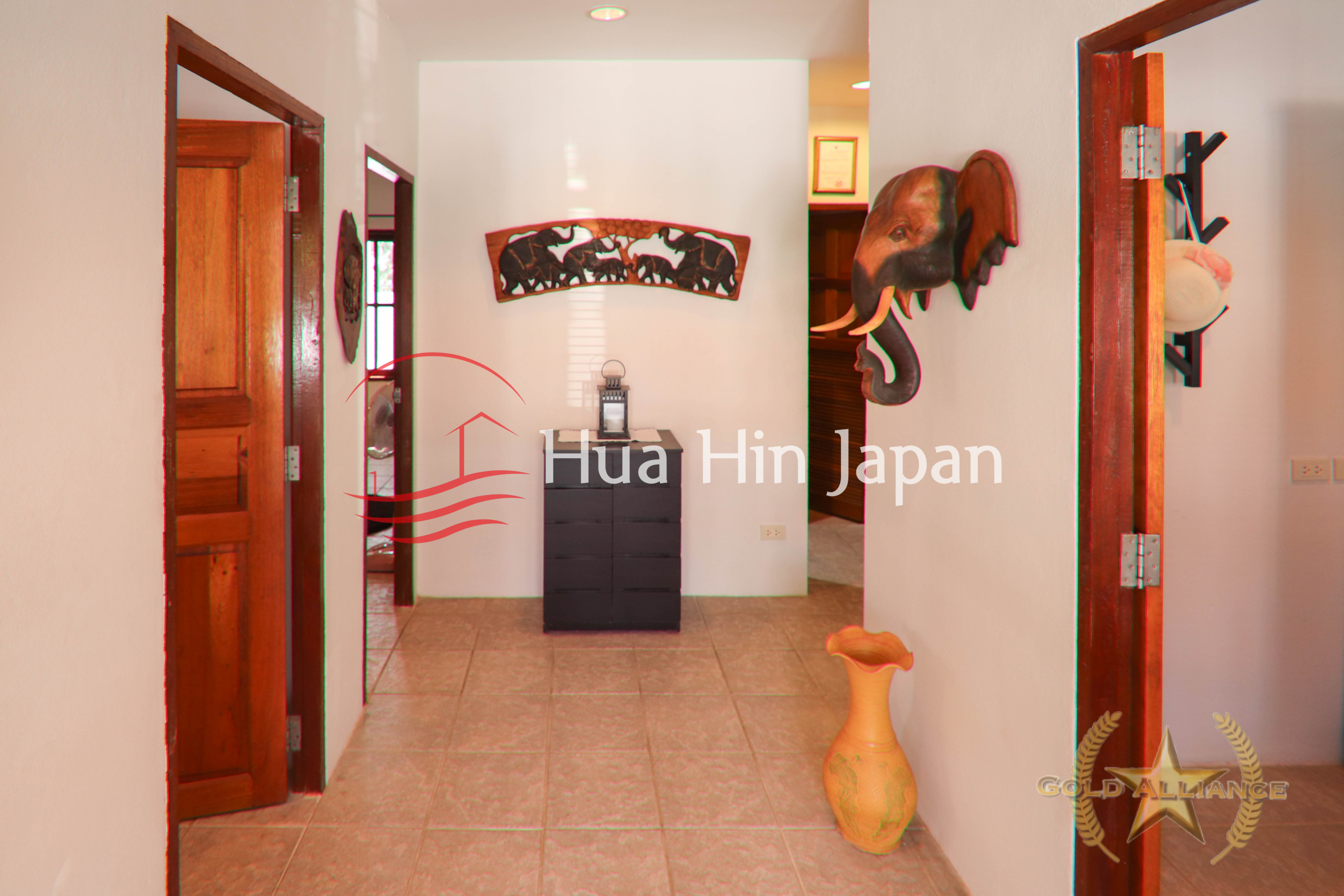 Noble House 3 bedroom villa in excellent condition for sale Hua Hin - Hua Hin - photo 2