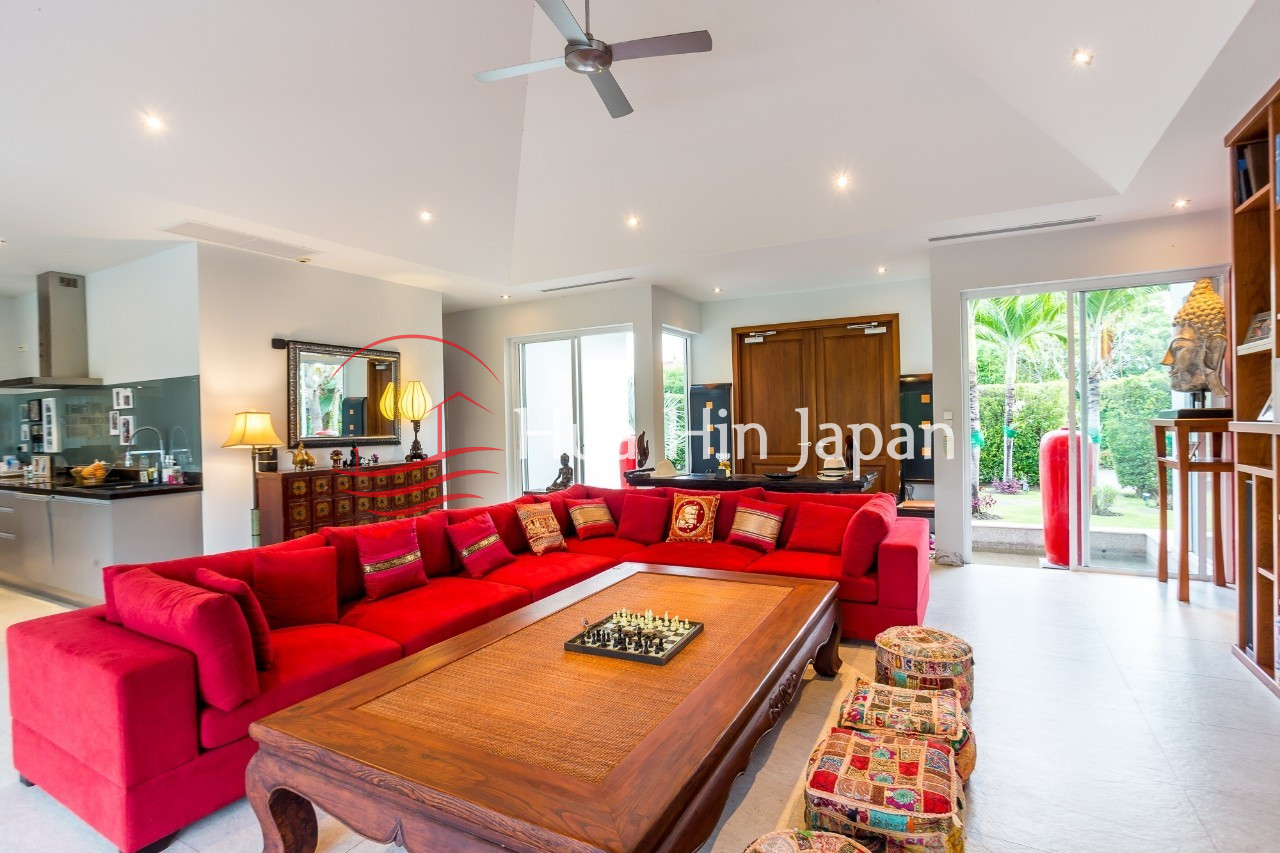 3-Bedroom Pool Villa drawing room