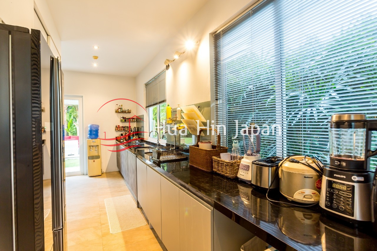 3-Bedroom Pool Villa kitchen