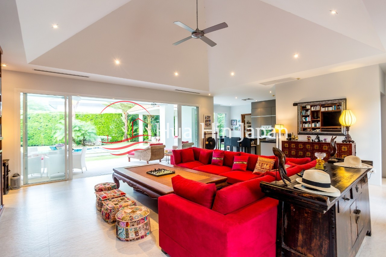 3-Bedroom Pool Villa drawing room
