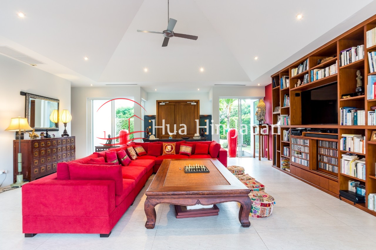 3-Bedroom Pool Villa drawing room