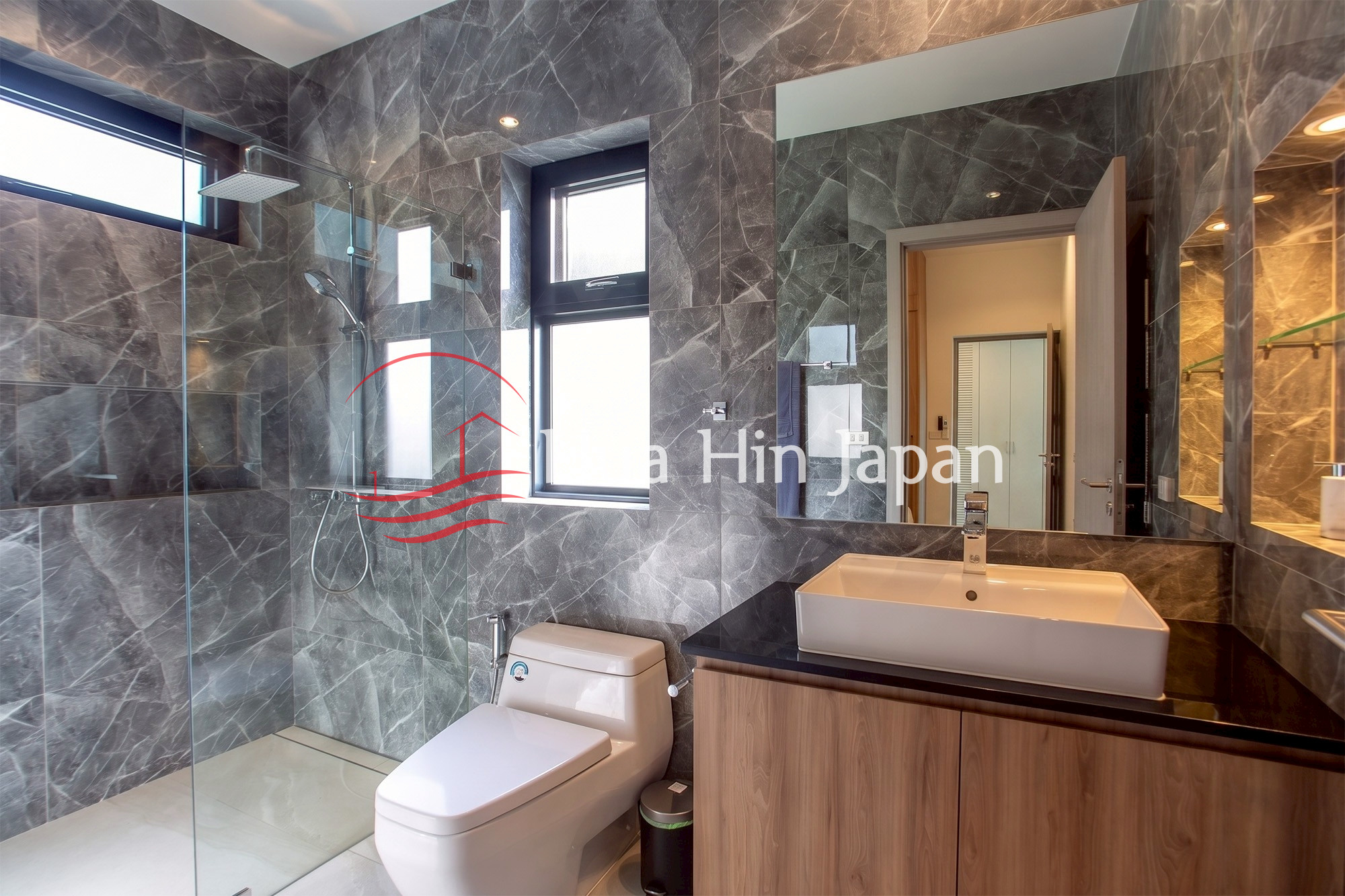 Luxury 3 Bedroom Pool Villa bathroom