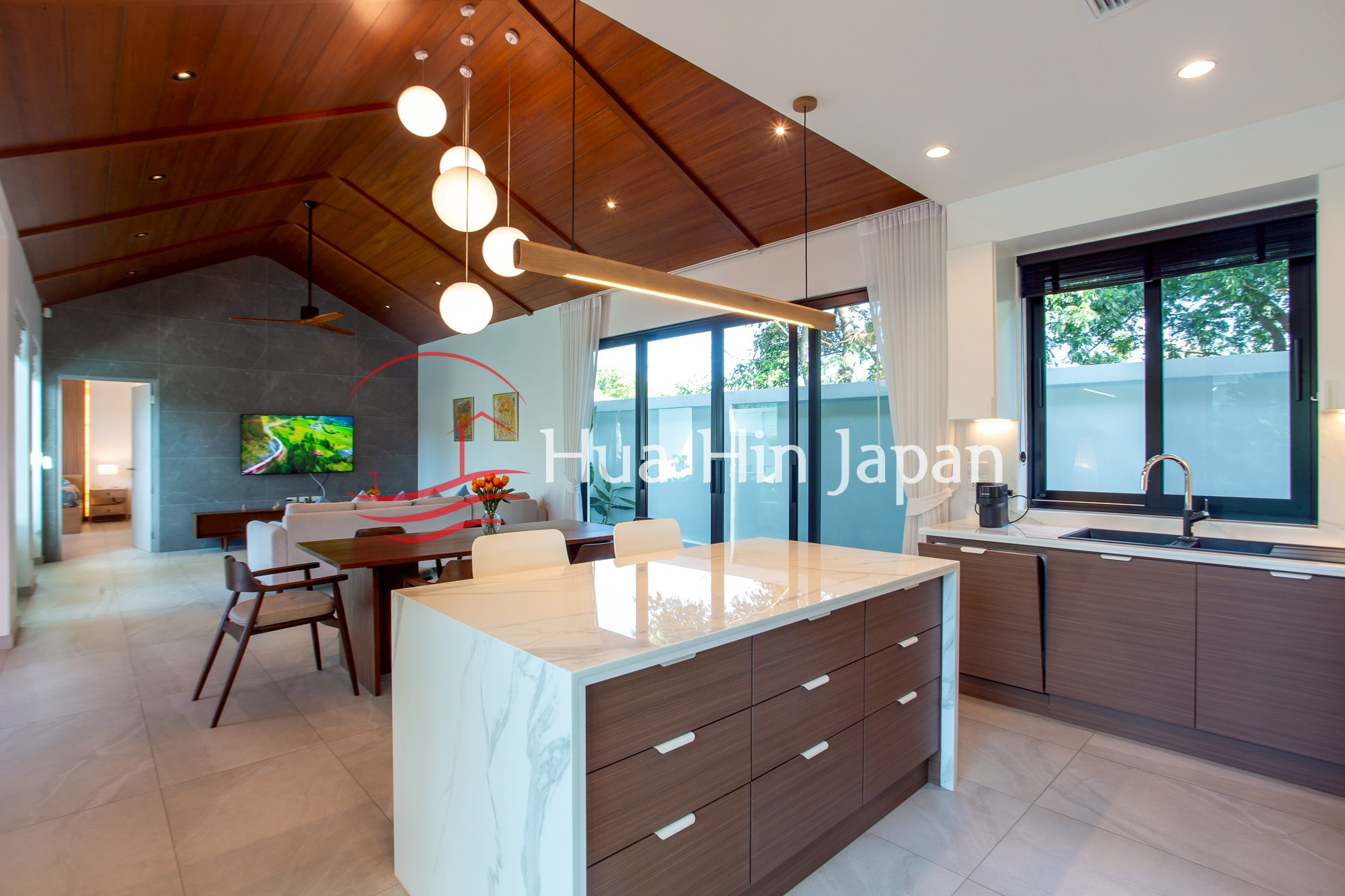 Luxury 3 Bedroom Pool Villa kitchen area