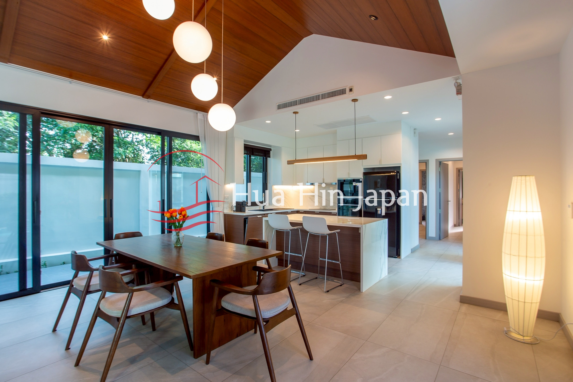 Luxury 3 Bedroom Pool Villa kitchen area