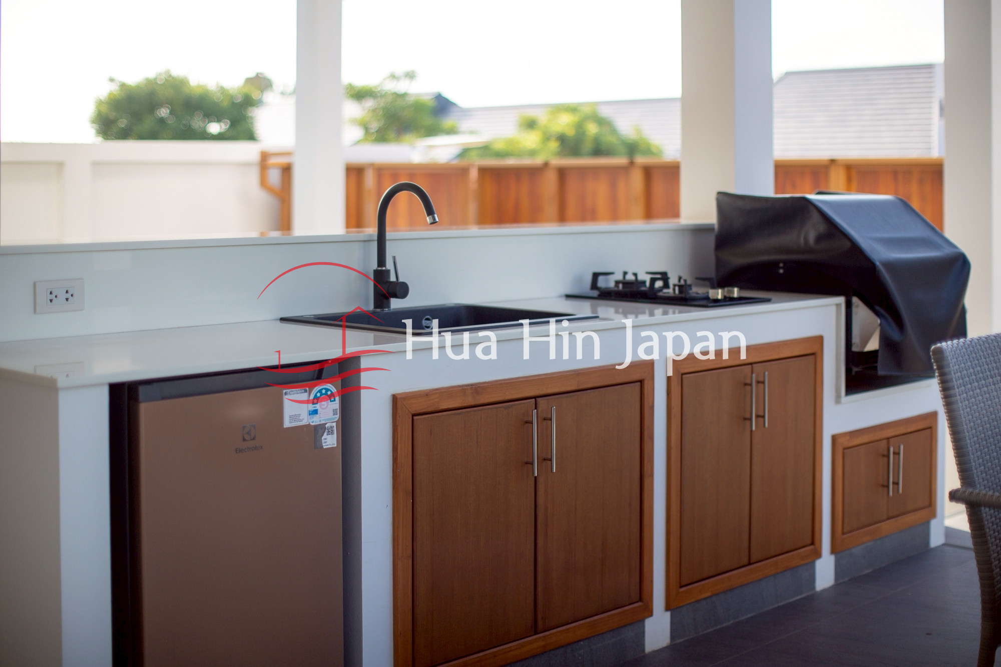 Luxury 3 Bedroom Pool Villa outside