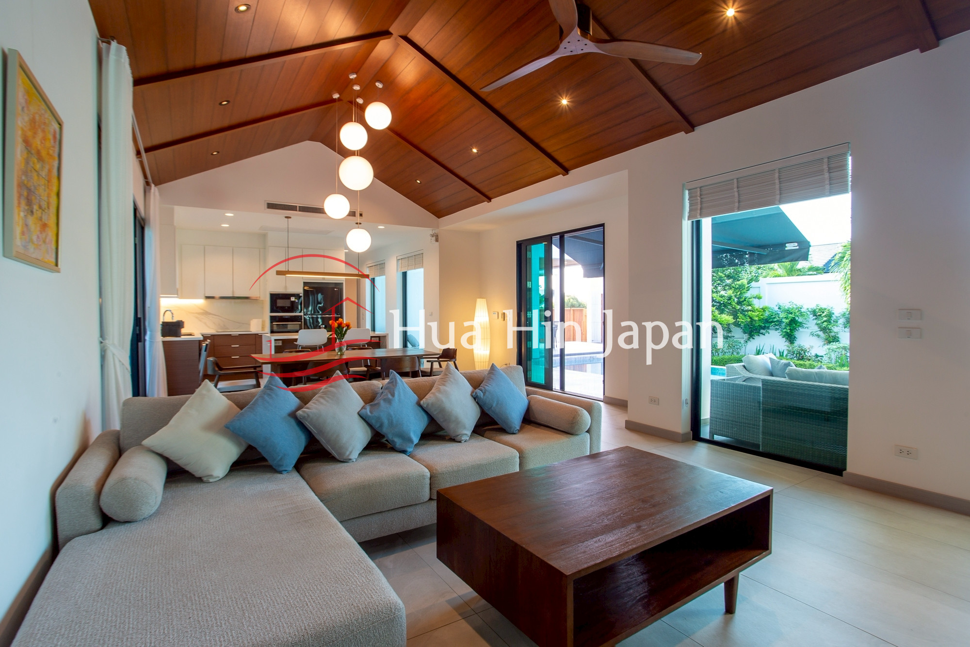 Luxury 3 Bedroom Pool Villa theater