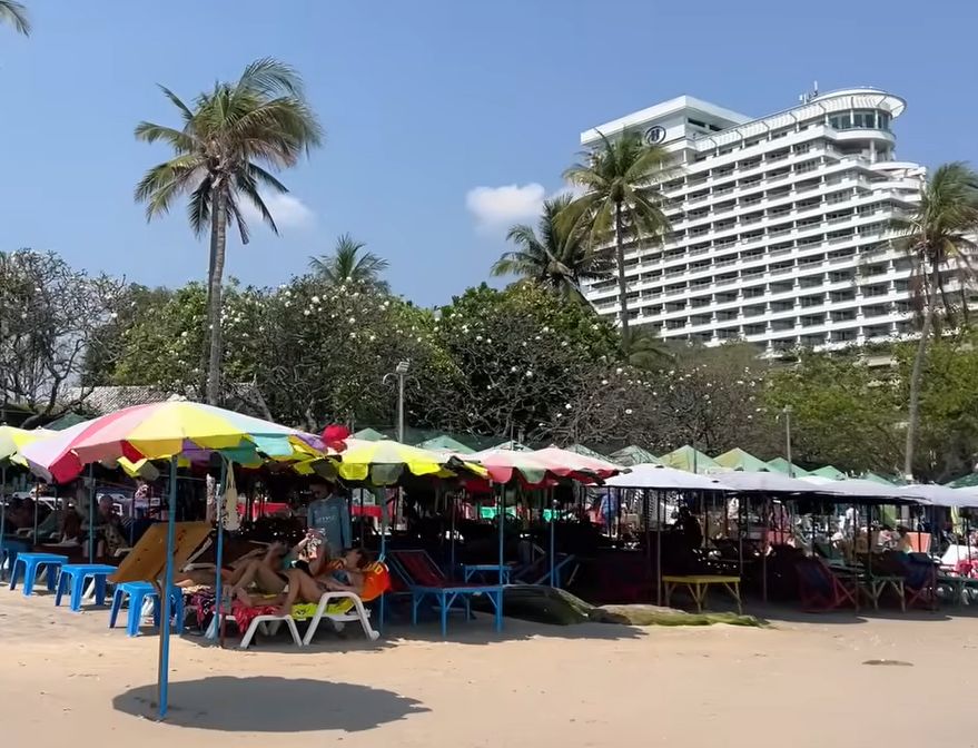 Hua Hin beach shop and rest