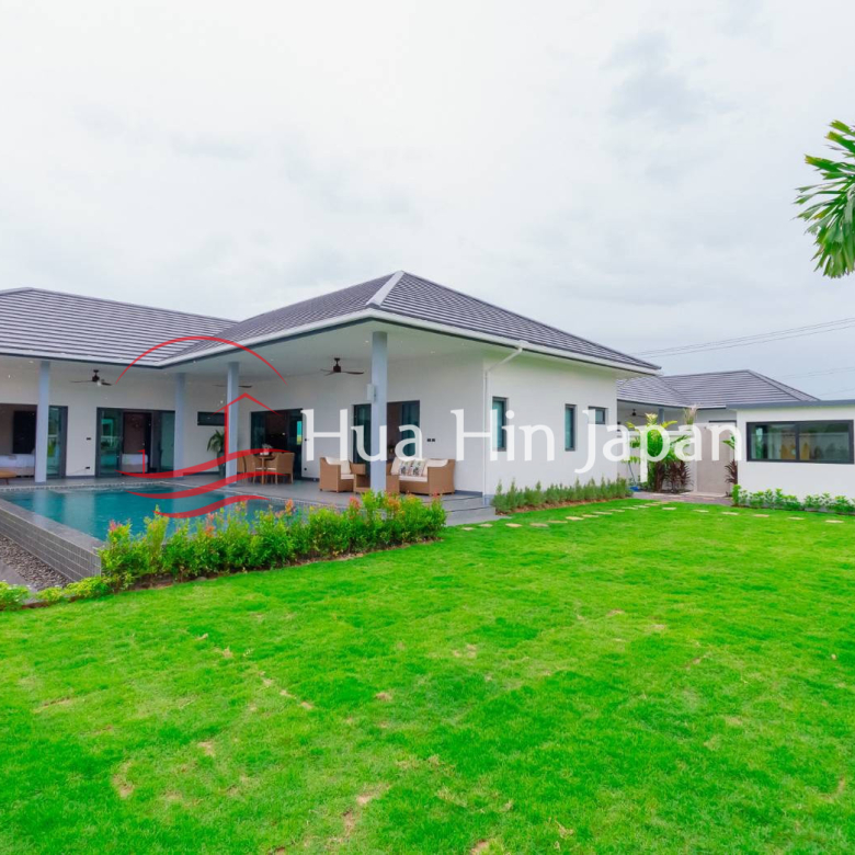 Luxury 3 Bedroom Pool Villa in Soi 112 front