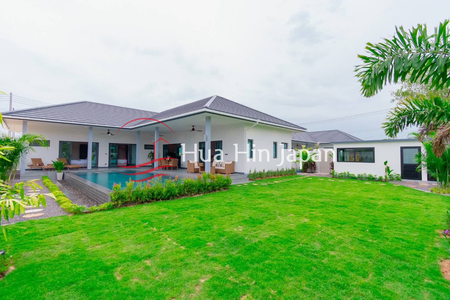 Luxury 3 Bedroom Pool Villa in Soi 112 front