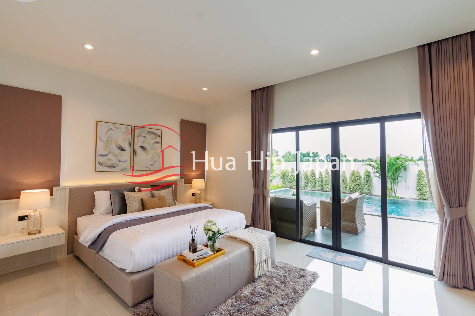 Luxury 3 Bedroom Pool Villa in Soi 112 kitchen area and drawing area