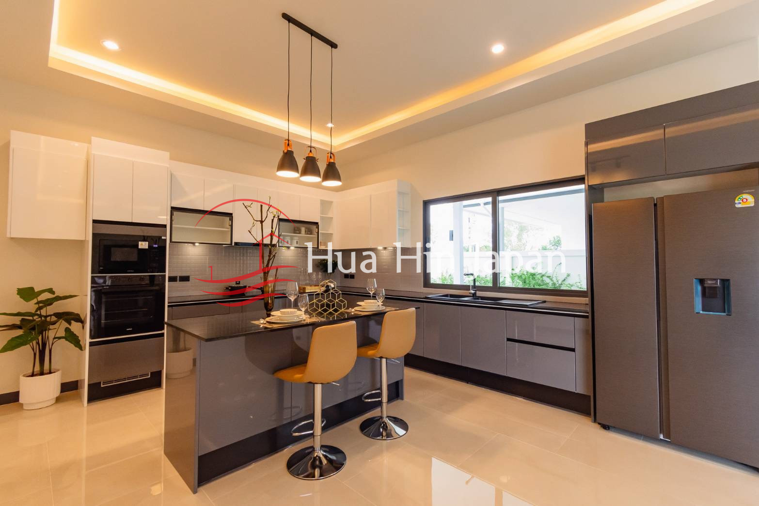 Luxury 3 Bedroom Pool Villa in Soi 112 kitchen area