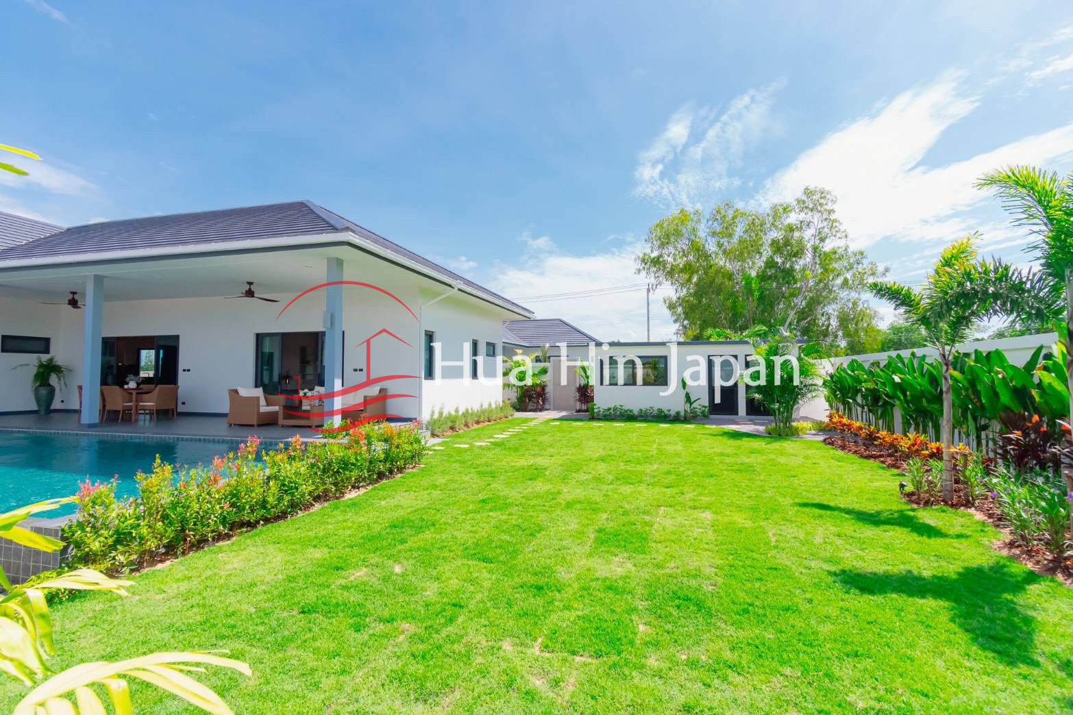 Luxury 3 Bedroom Pool Villa in Soi 112 front