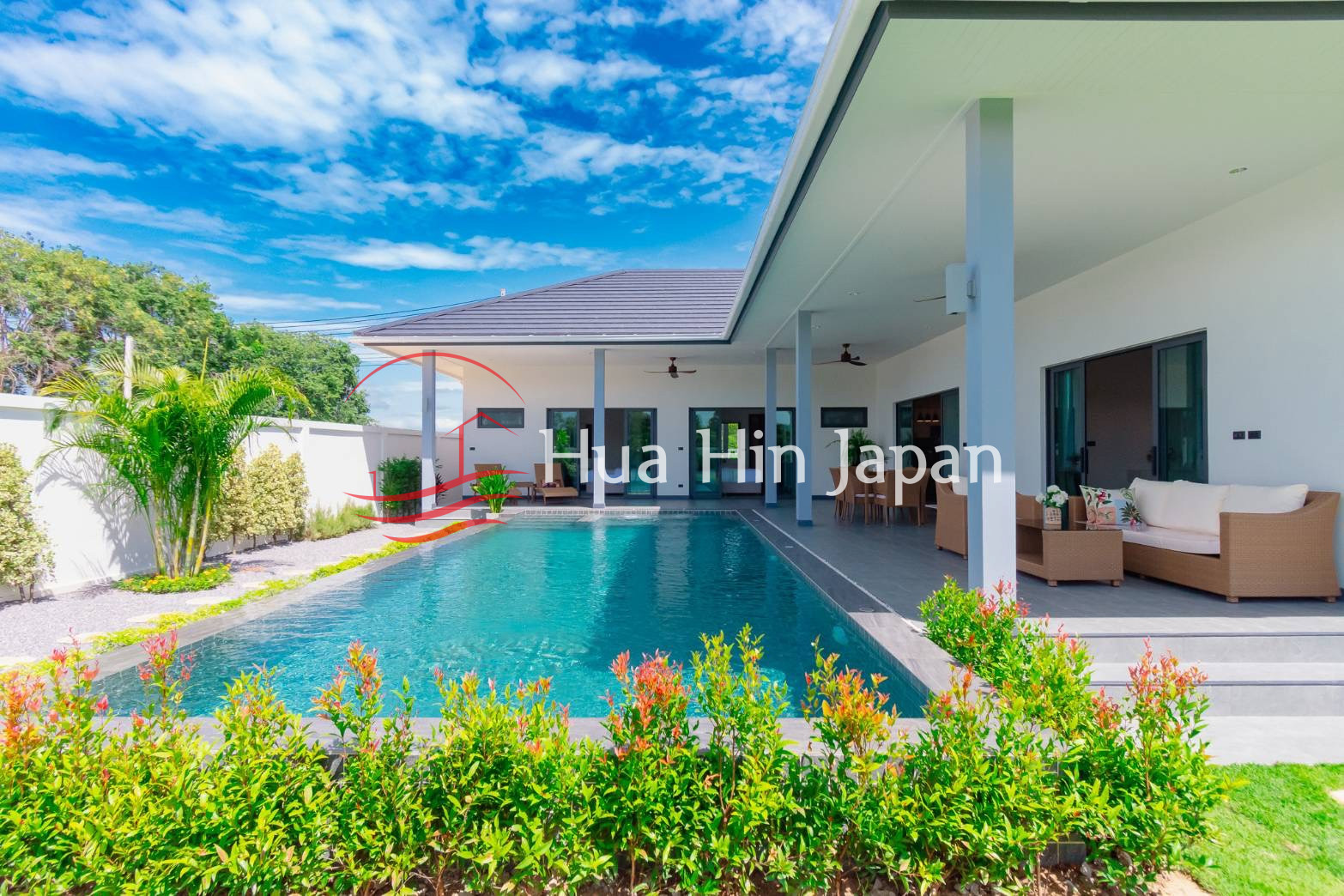 Luxury 3 Bedroom Pool Villa in Soi 112 front swimming pool