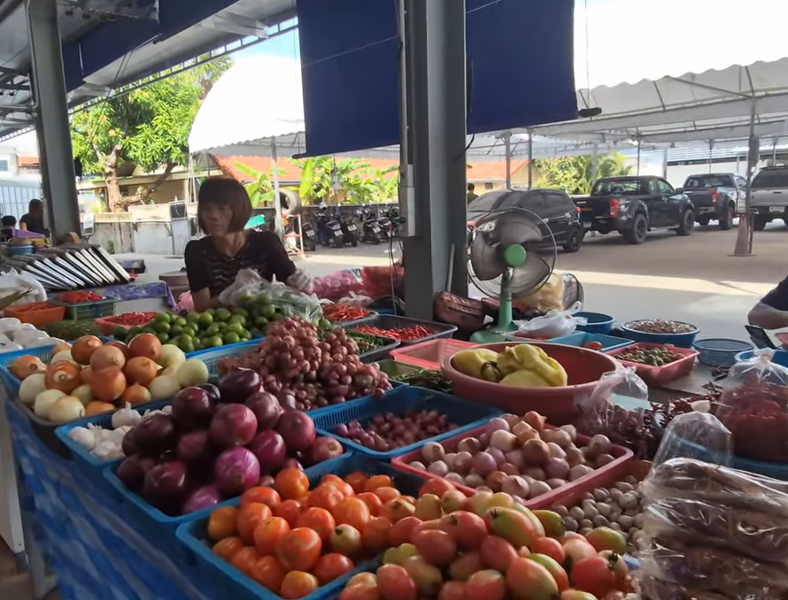 Hua Hin Soi 88 Area market