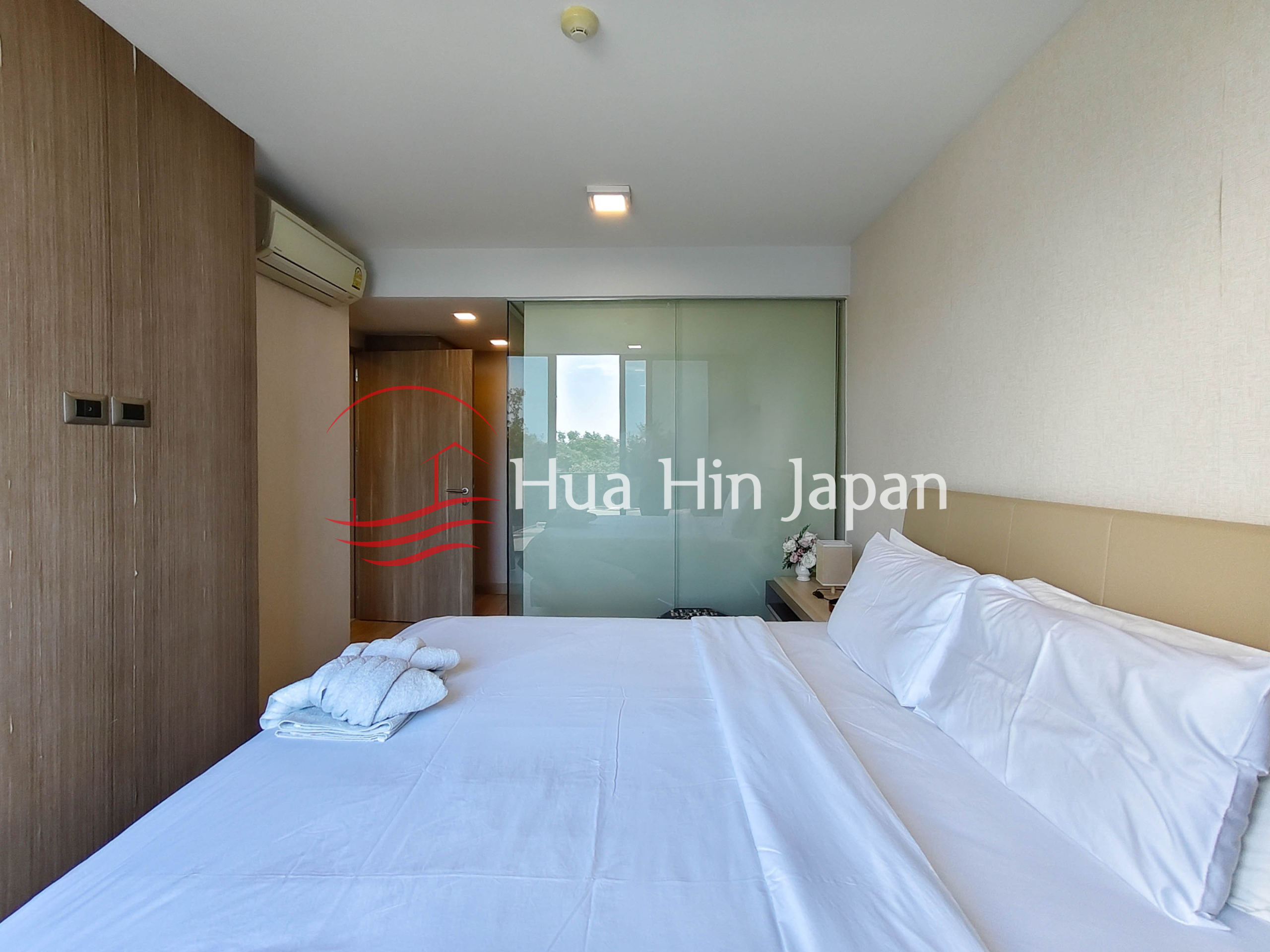 1 Bedroom Pool View condo bedroom