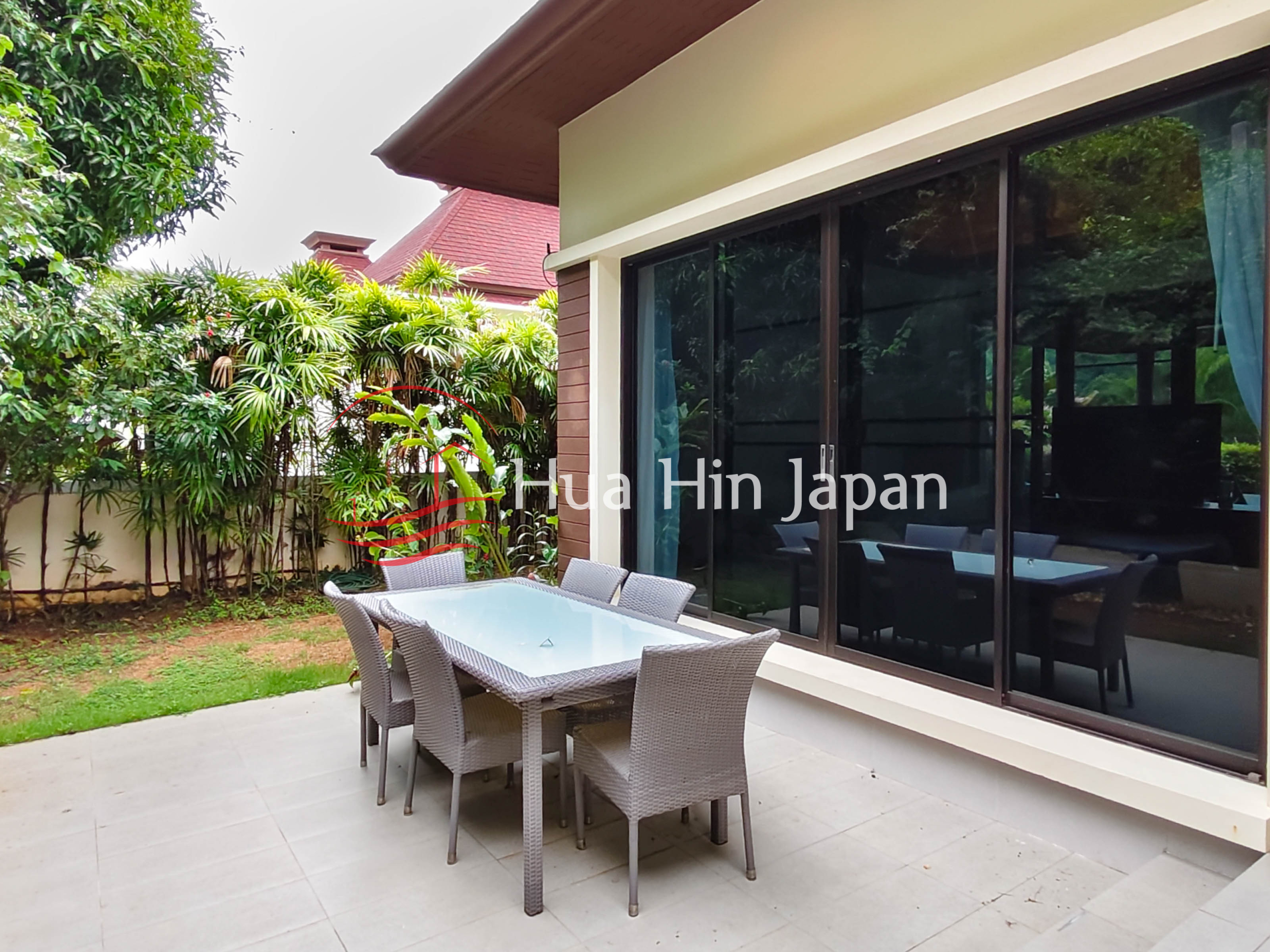 Panorama 2 Bedrooms Pool Villa garden area and out dining area