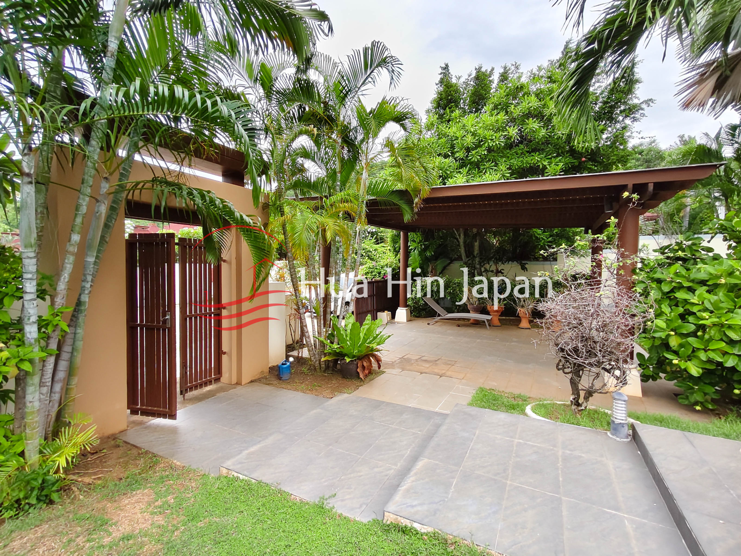 Panorama 2 Bedrooms Pool Villa front area