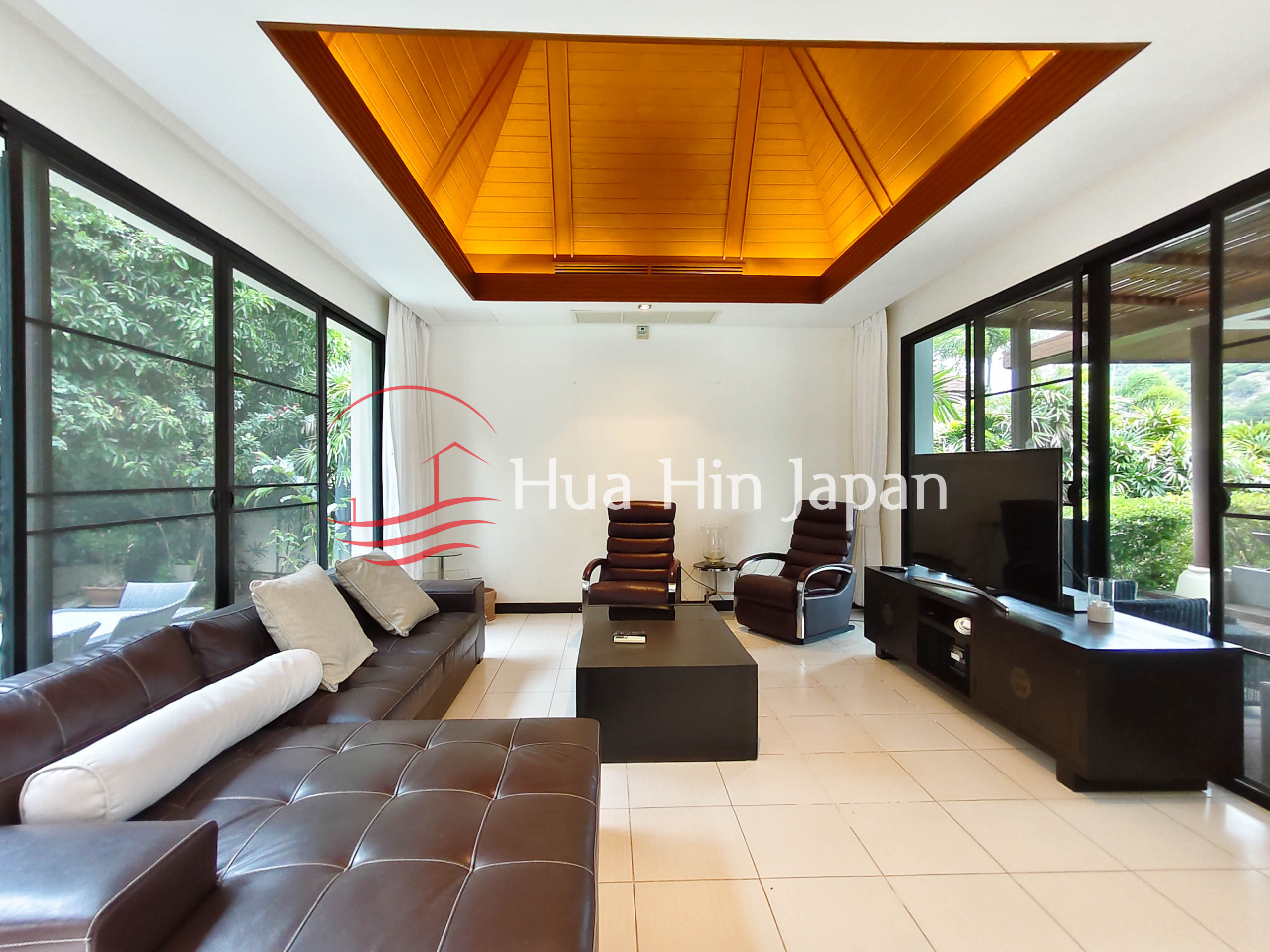 Panorama 2 Bedrooms Pool Villa drawing room