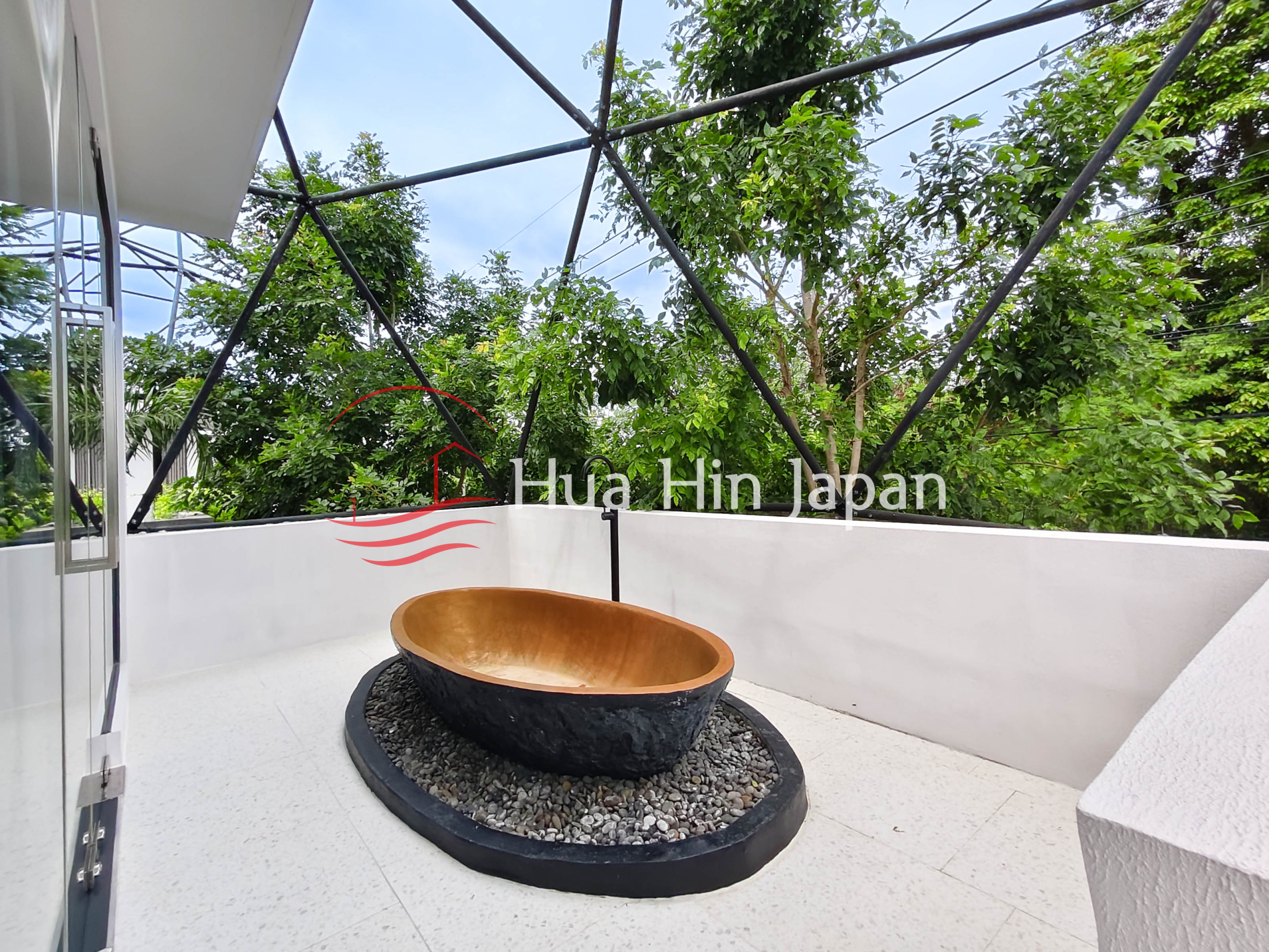 3 Bedroom Pool Villa bathtub