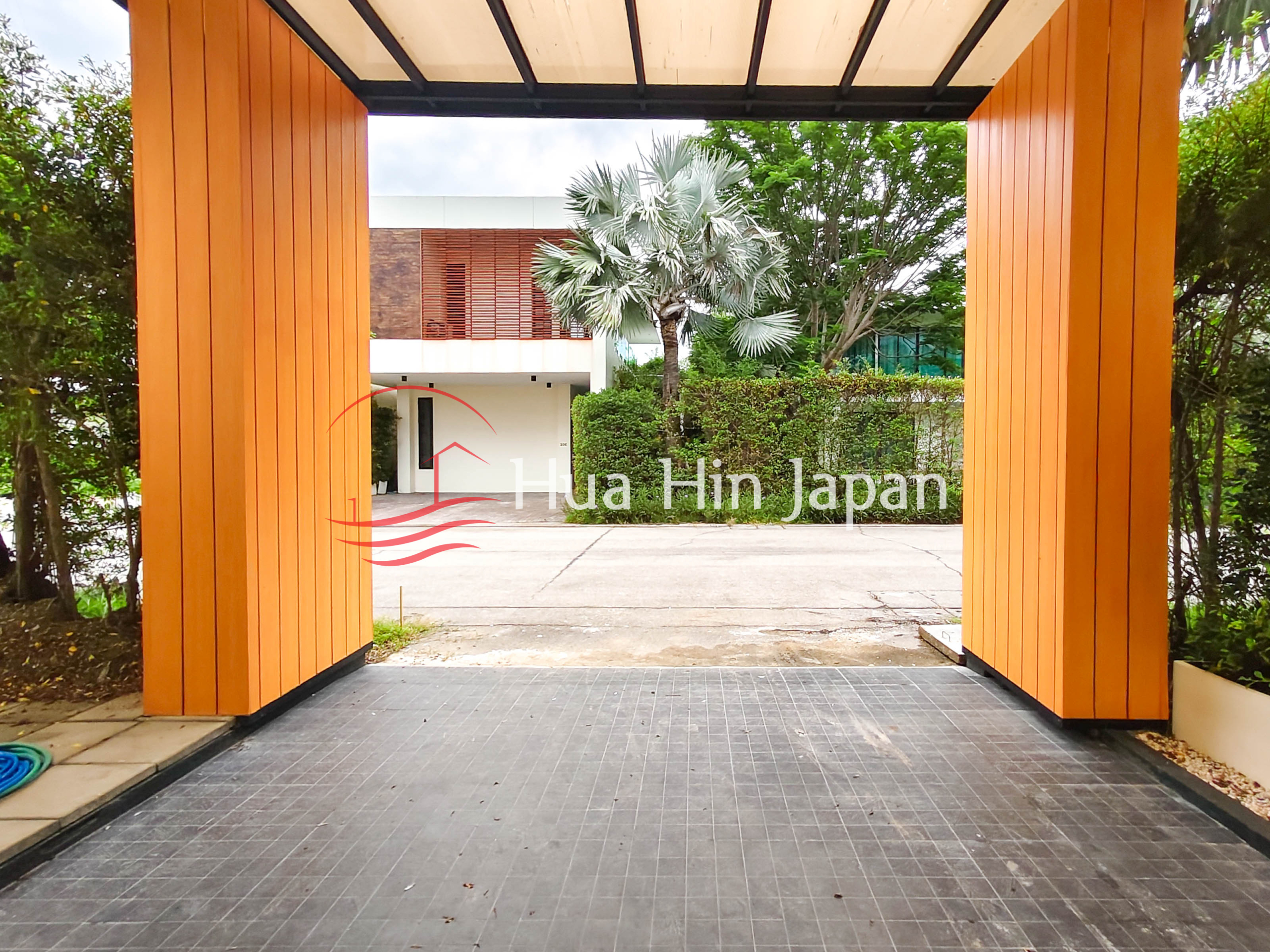 2-Storey 3BR Pool Villa garage area