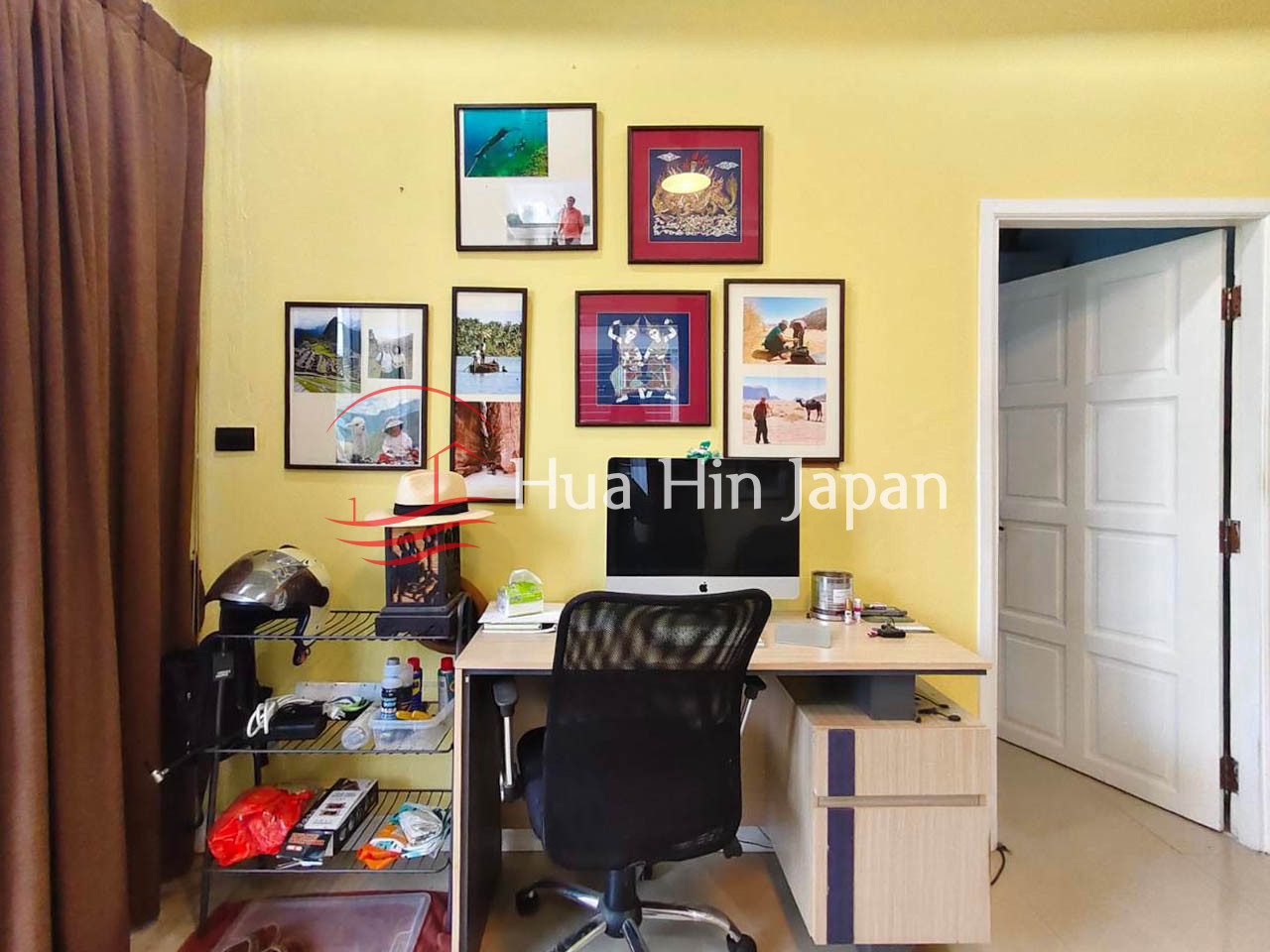 2 Bedrooms House reading room