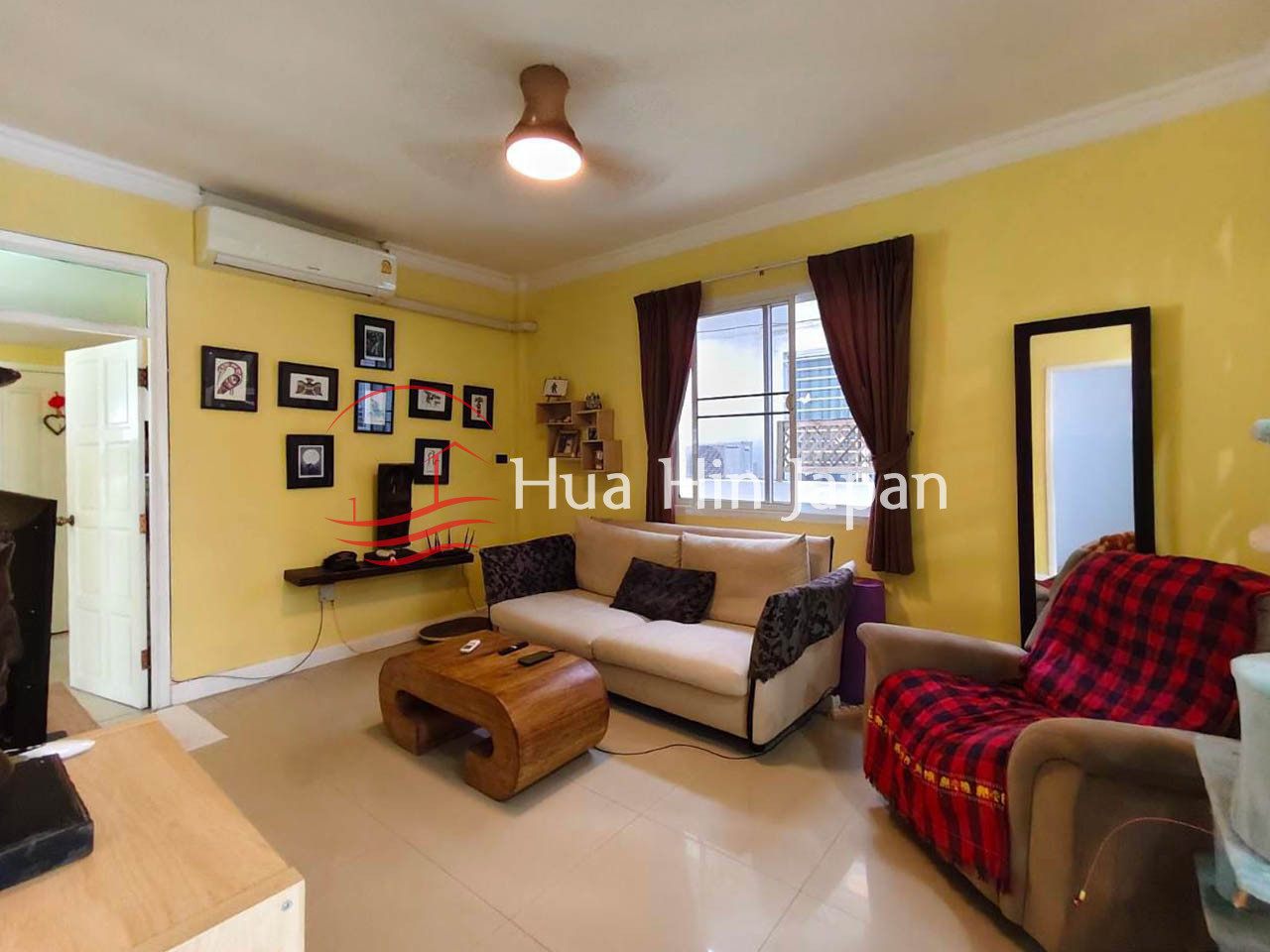 2 Bedrooms House drawing room