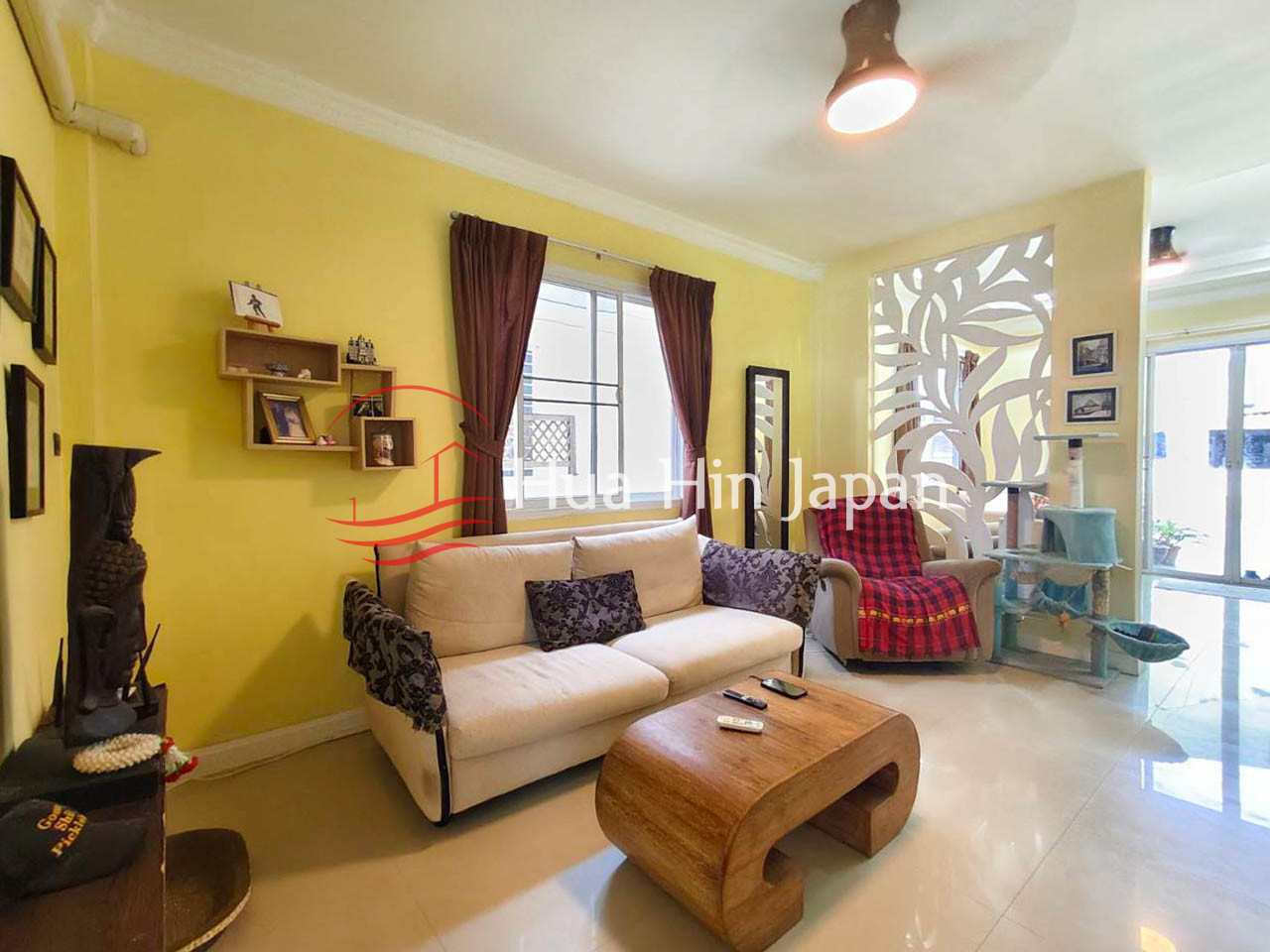 2 Bedrooms House drawing room