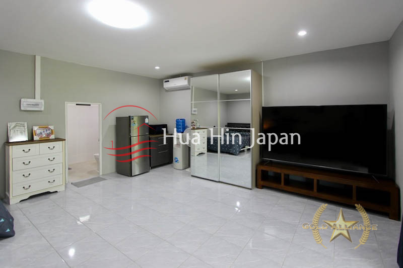 5 Bedroom Pool Villa garden area with furniture tv freeze