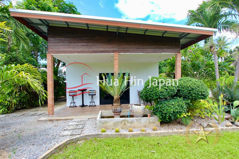 5 Bedroom Pool Villa out side garden and small house