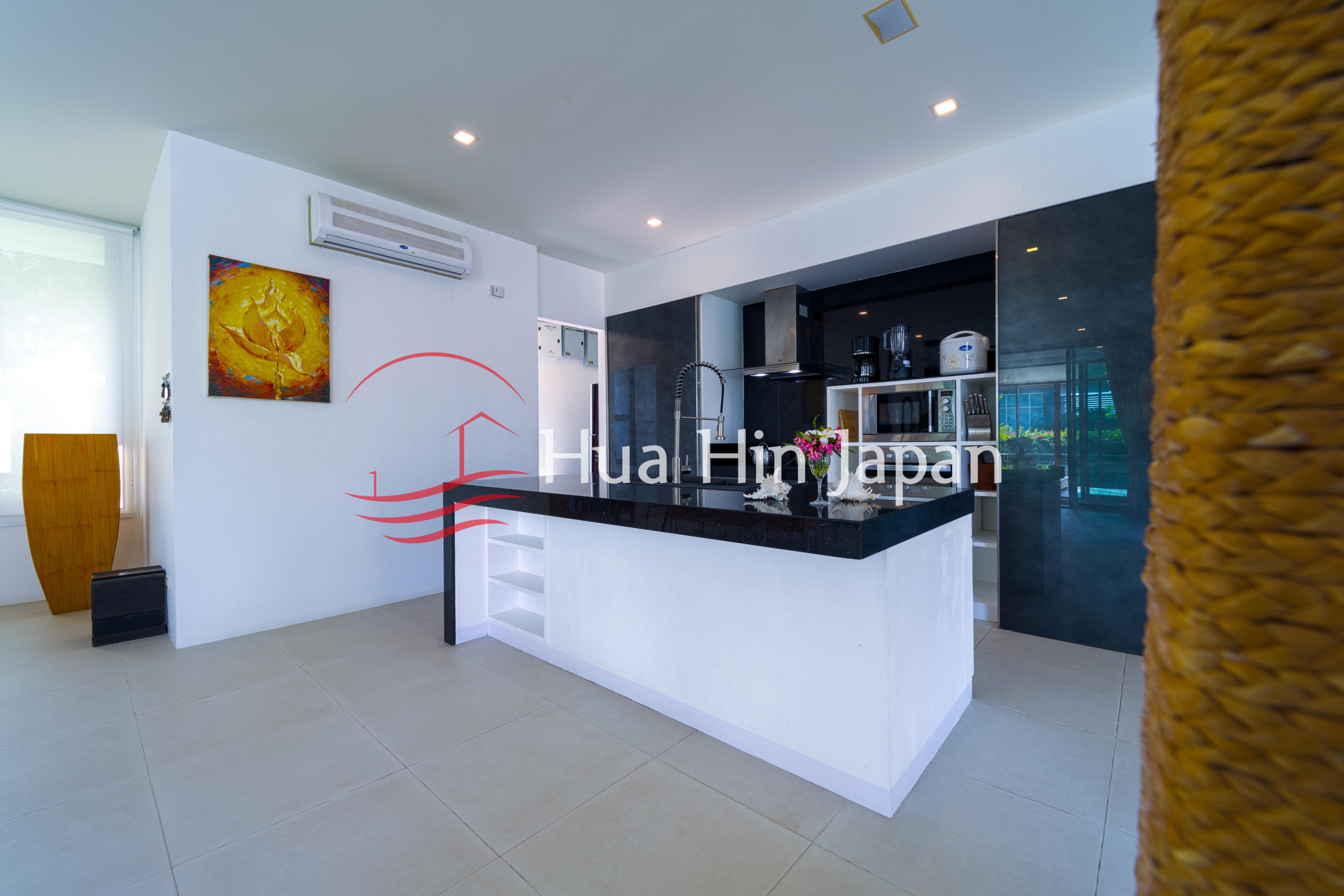 Luxury 5BR Pool Villa at Phu Montra (Soi 126) – Distant Sea Views &amp; Mountain Backdrop - Khao Tao - photo 2