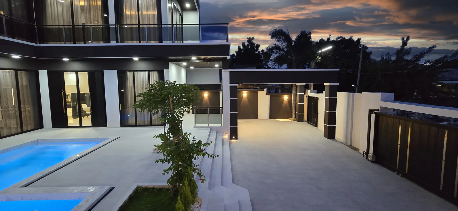 Brand New - Luxury 4 Bed Room Pool Villa swimming pool area