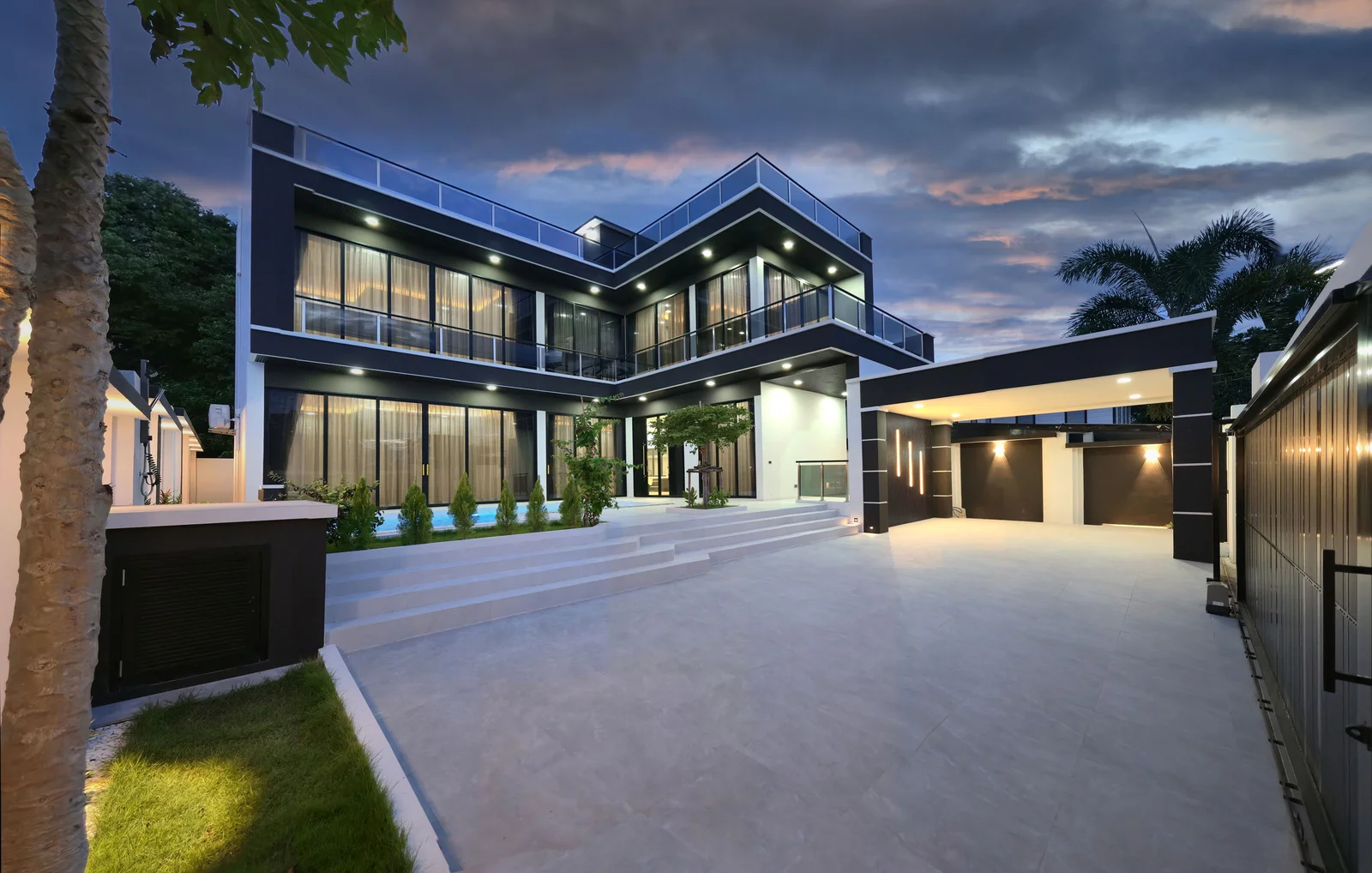 Brand New - Luxury 4 Bed Room Pool Villa entry front area